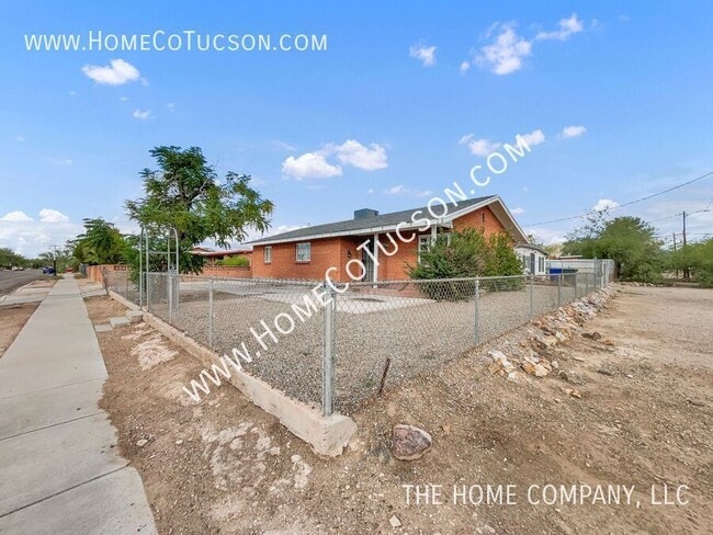 Photo - 1051 S 4th Ave House