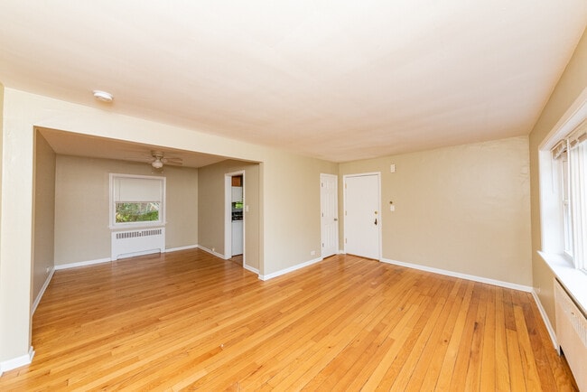 Photo - 233 Custer Ave