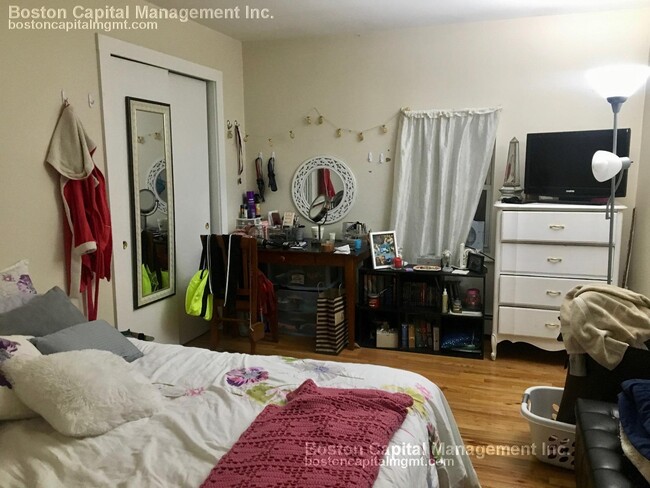 Photo - 45 Sewall St Apartments Unit 3