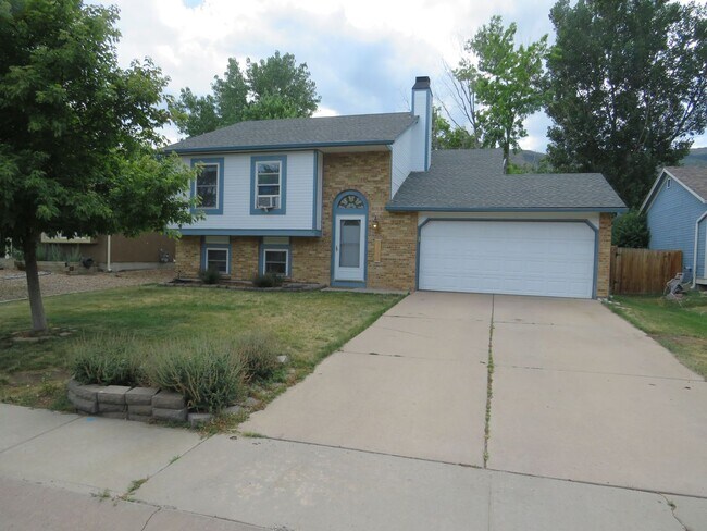 Scenic 4-bedroom in Northwest Colorado Spr... - Scenic 4-bedroom in Northwest Colorado Spr... House