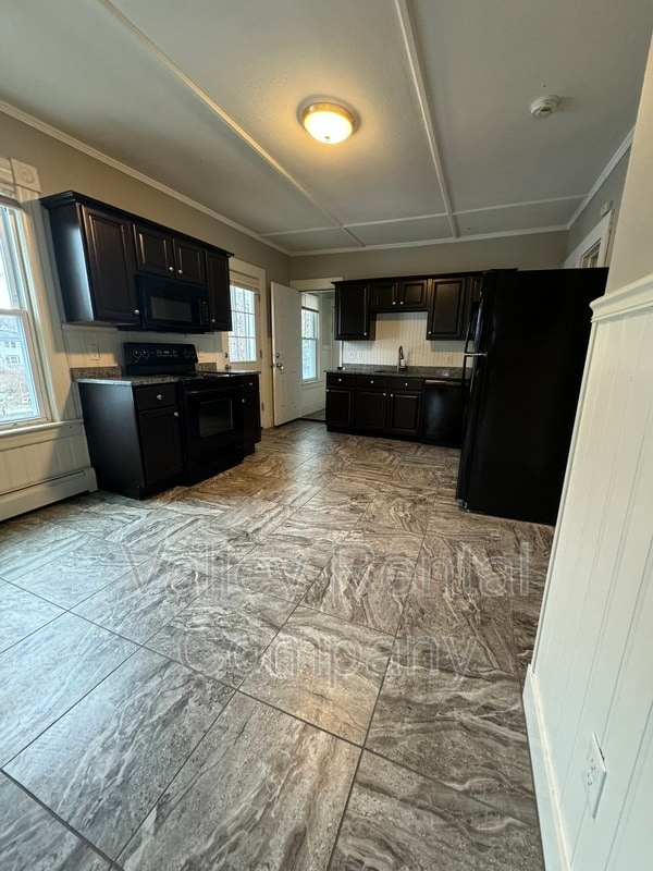 Building Photo - 86 Bridge St