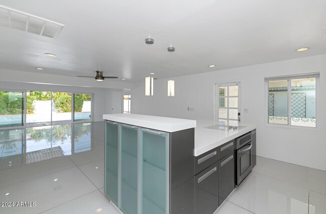 Photo - 4222 E Indianola Ave