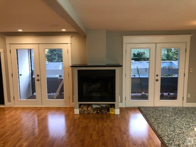 Building Photo - 9350 Redmond - Woodinville Rd NE Unit B-214 Rental