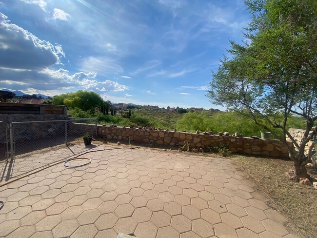 Photo - Nice townhome located off Foothills and Telshor.