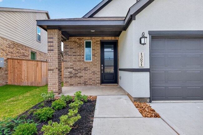 Photo - 13071 Pne Trace St