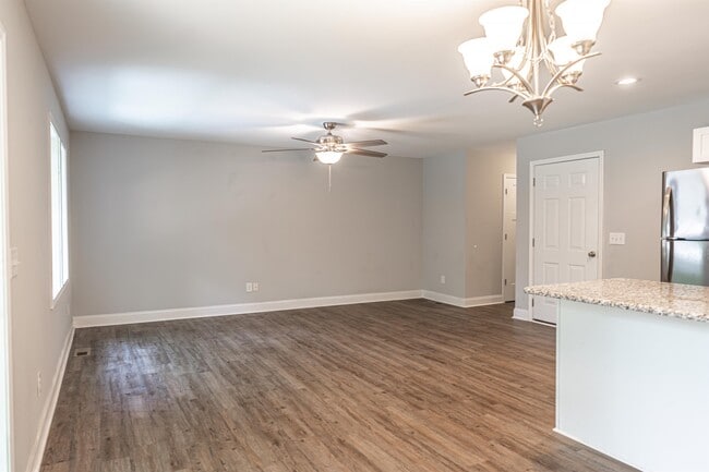 Photo - 1040 W Indiana Ave