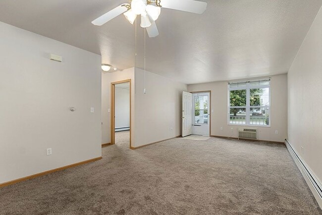 Photo - Lakefront Manor Apartments and Villas