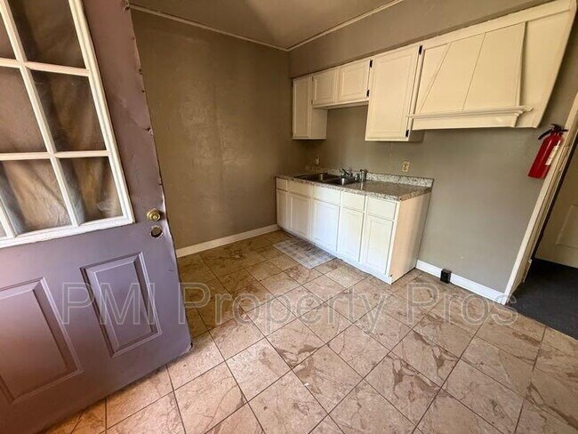 Photo - 3601 W Highland Blvd Unit 3