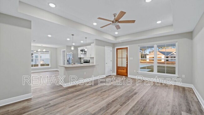 Photo - 8 Bellamy Ln