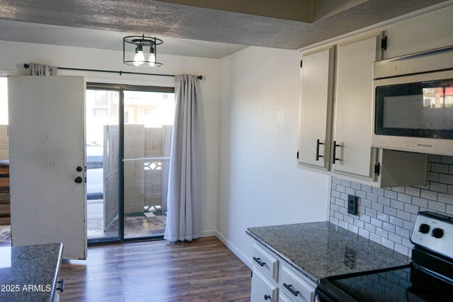 Photo - 1261 N 84th Pl