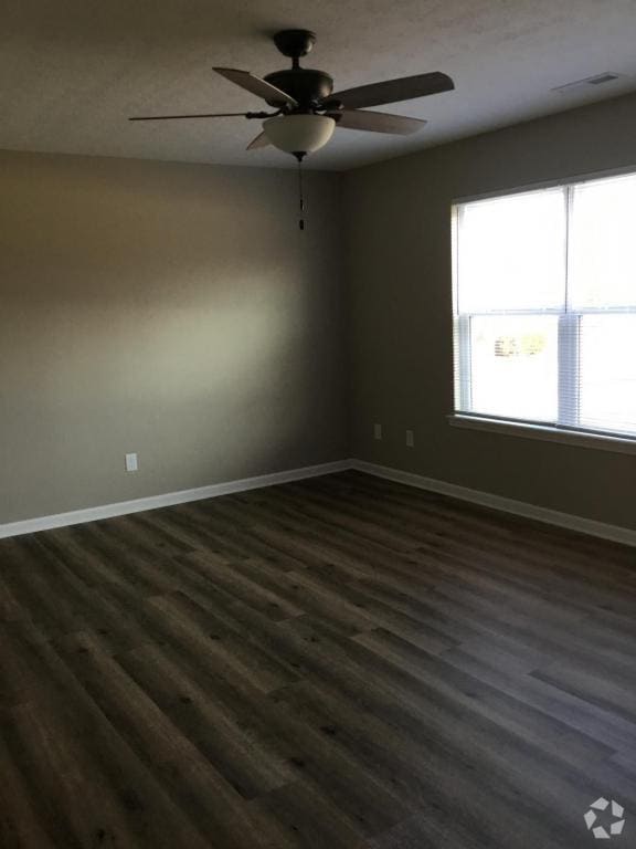 Building Photo - 622 Oakcrest Dr Rental