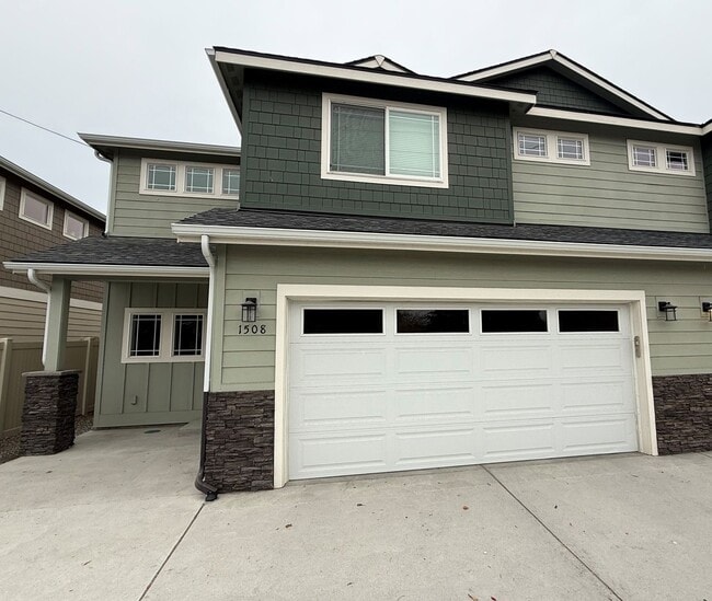 Building Photo - 15081510 Unit 1508