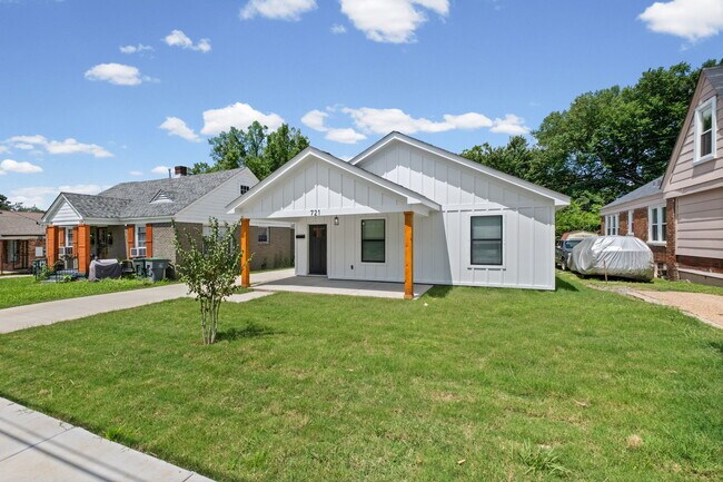 Photo - 721 Eva St