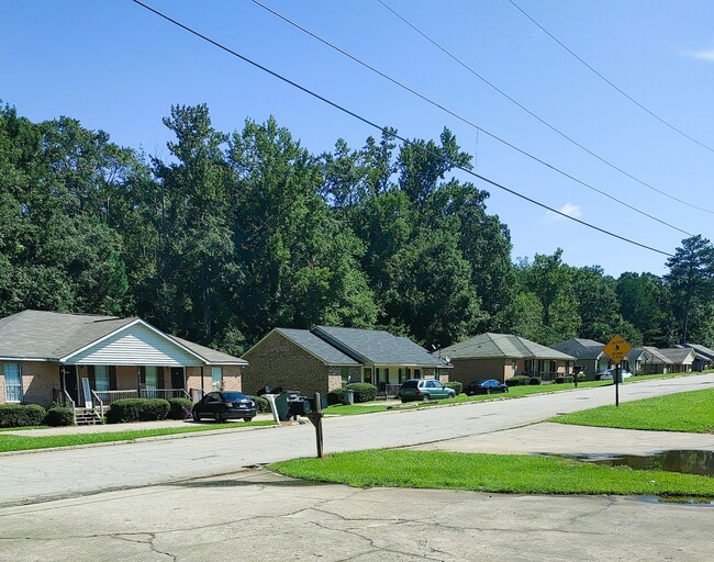 Cross Creek Apartments
