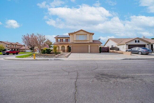 Building Photo - 1514 Regents St