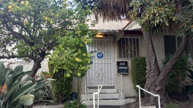 Building Photo - 7967 Clinton St