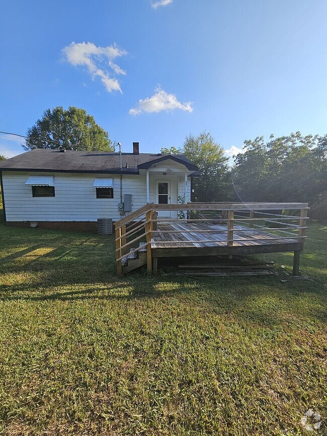 Building Photo - 823 Marvin Rd Rental