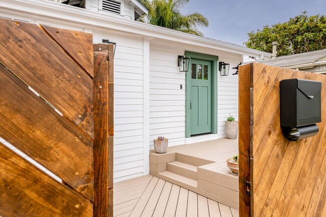 Photo - 1425 Cabrillo Ave