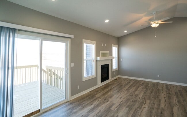 Photo - Beautiful 4 Bedroom Home! 3 Car Garage!