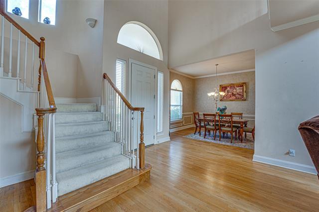 Photo - 14 Center Ct