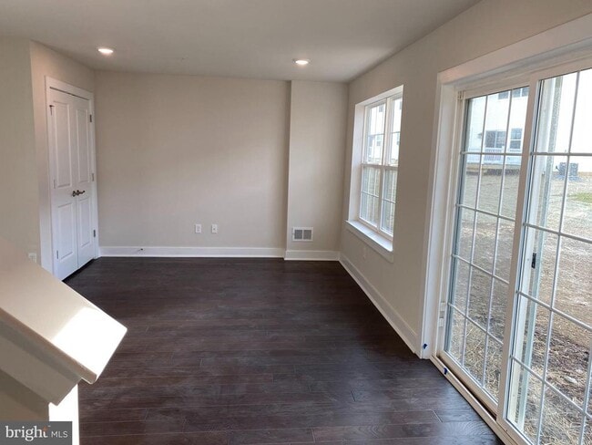 Building Photo - 232 Red Leaf Ln