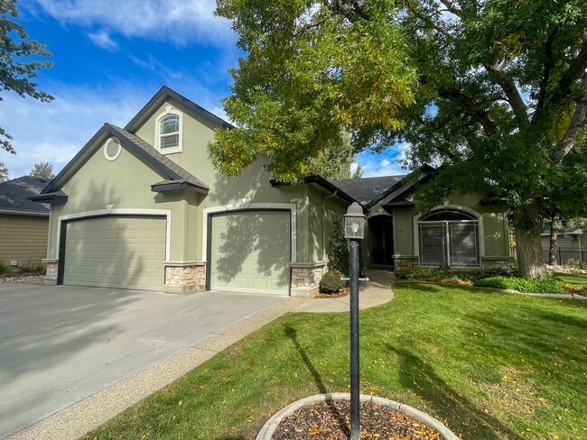 Photo - 314 E Trailside Dr