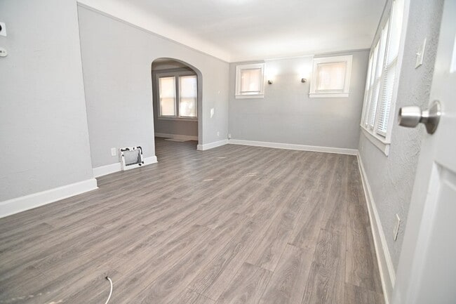 Photo - 23304 Cayuga Ave