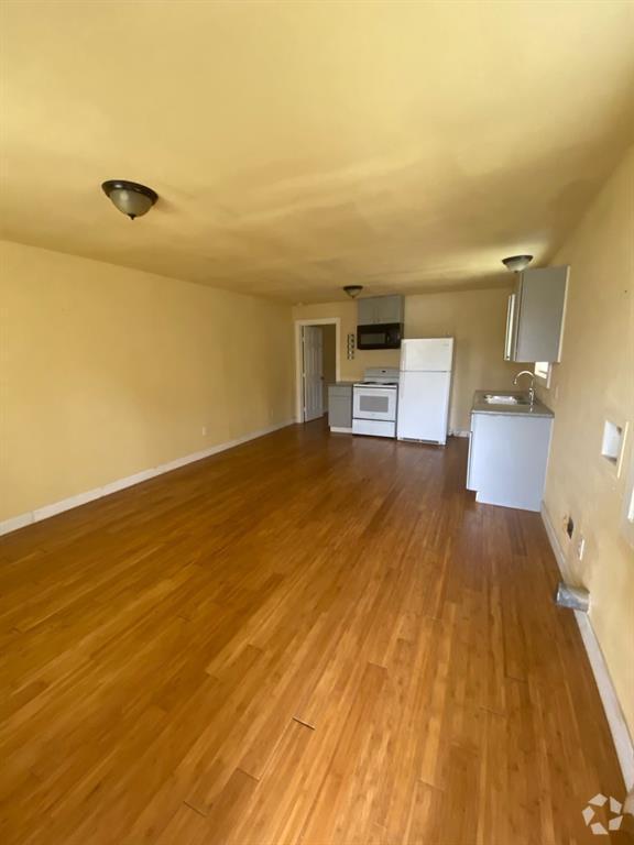 Building Photo - 4212 Davenport St Rental