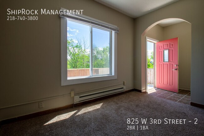 Photo - 825 W 3rd St Unidad 2