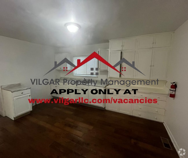 Building Photo - Spacious & Smart Layout! 3-bedroom, 1-bath... Rental