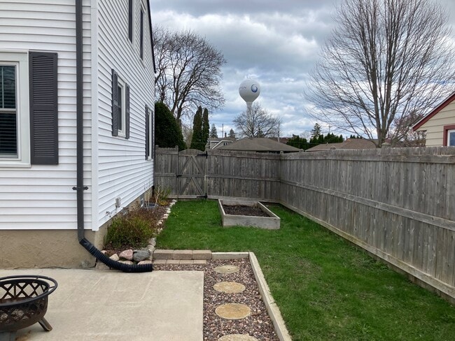 Photo - 1001 8th Ave