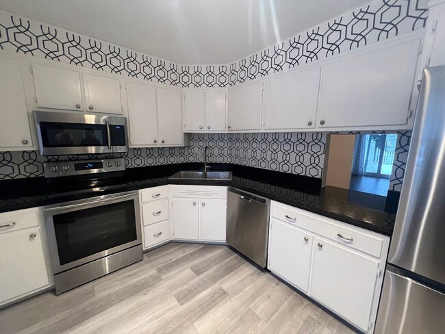 Building Photo - Now Available Spacious 3 Bedroom, 1.5 Bath Home