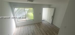 Photo - 2828 Coconut Ave