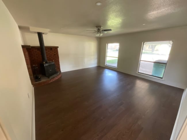 Photo - 1007 W Louisa Ave