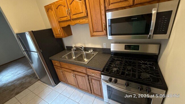 Photo - 512 Moen Ave