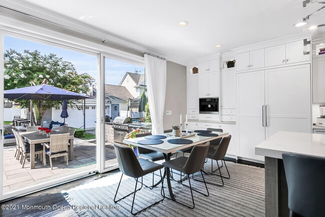 Photo - 2211 3rd Ave