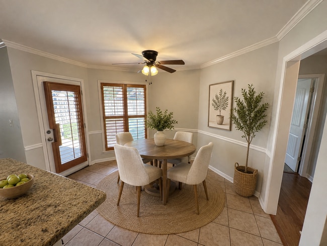 Photo - 205 Hackberry Cove