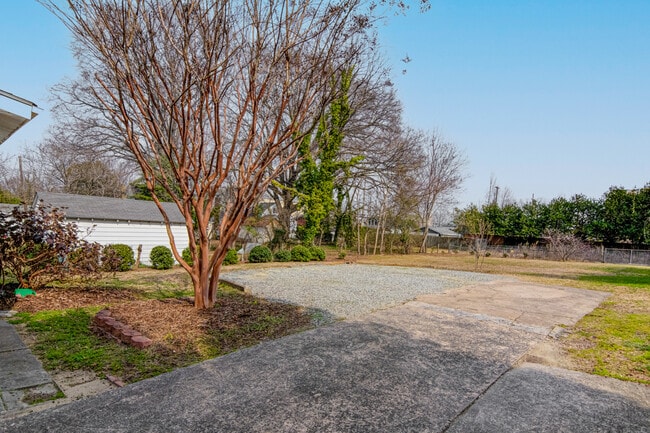 Photo - 707 Mayflower Dr