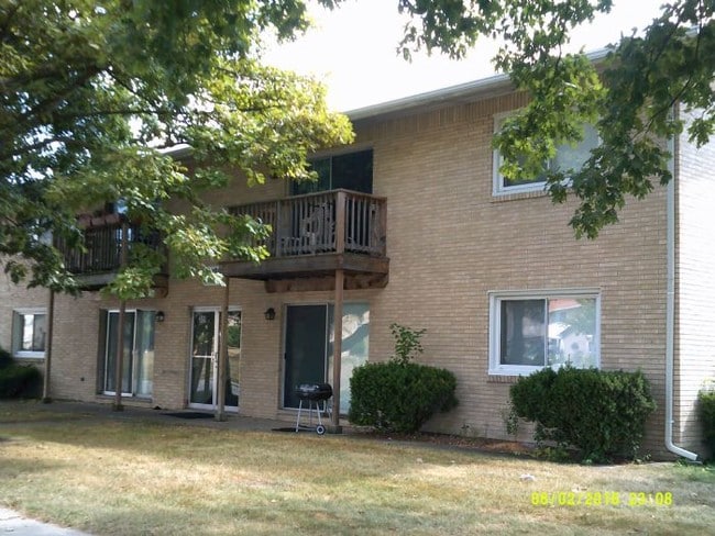 Building Photo - 309 High St Unit #8