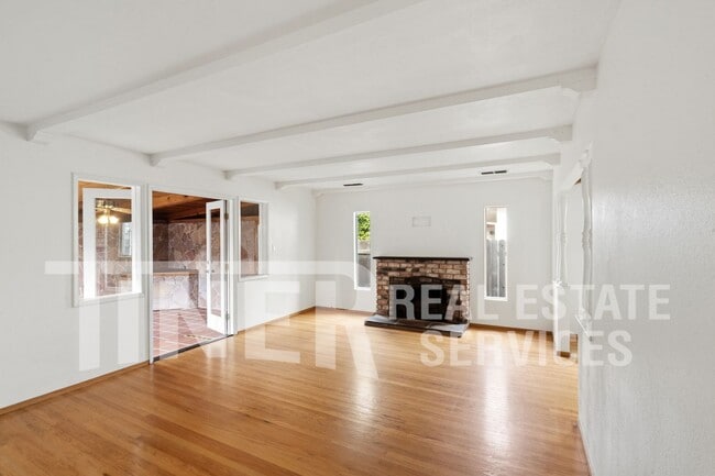 Photo - 8665 Everglade Dr