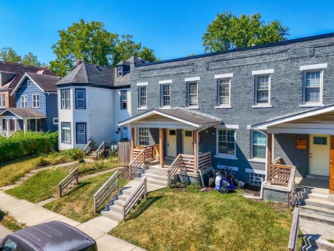 Building Photo - 915 Wilson Ave Rental