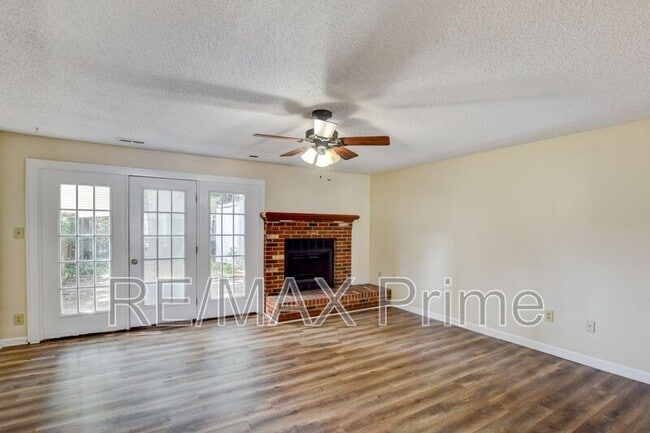 Photo - 4705 White Tail Ct