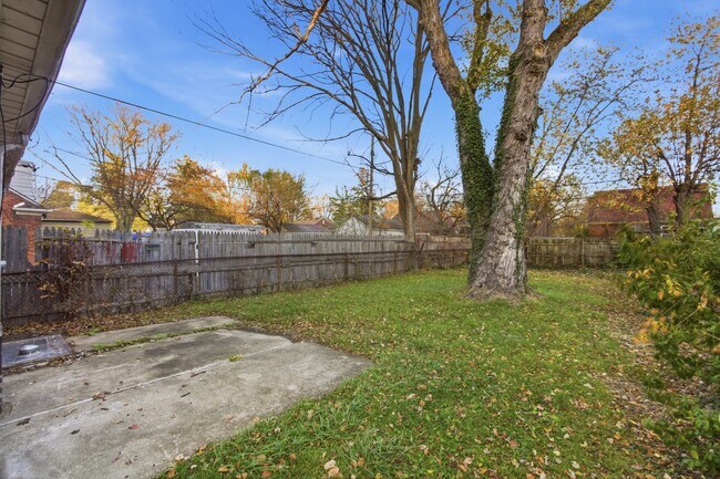 Photo - 10934 Nottingham Rd