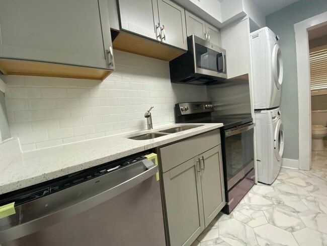 Building Photo - Large Brand New - One Bedroom (2 blocks from Historic Distr.) Unit 1203 Atlantic Ave