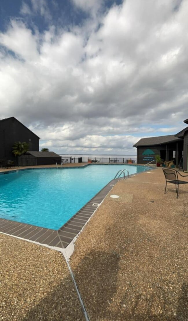 Photo - Reservoir living with utilities included for $2200!!