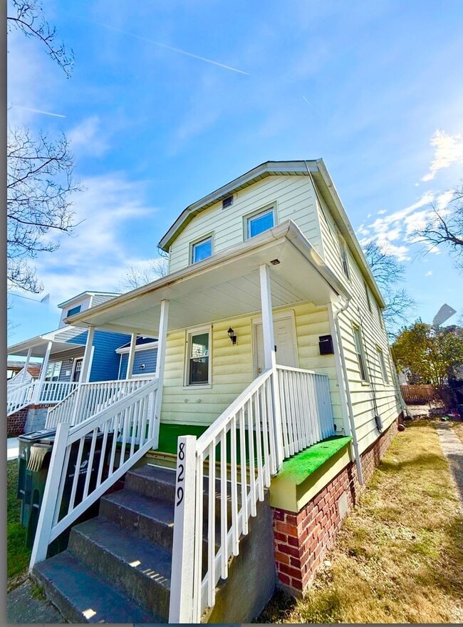 Photo - ***4 Bed RENOVATED house/ODU Students welcome! Granite countertops