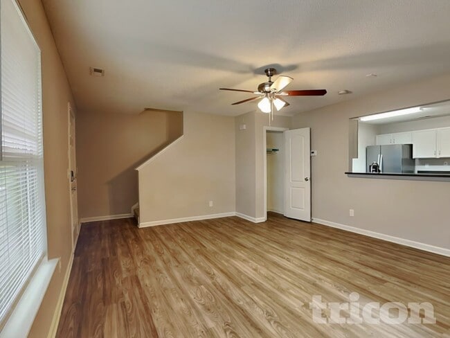 Photo - 186 English Hills Dr