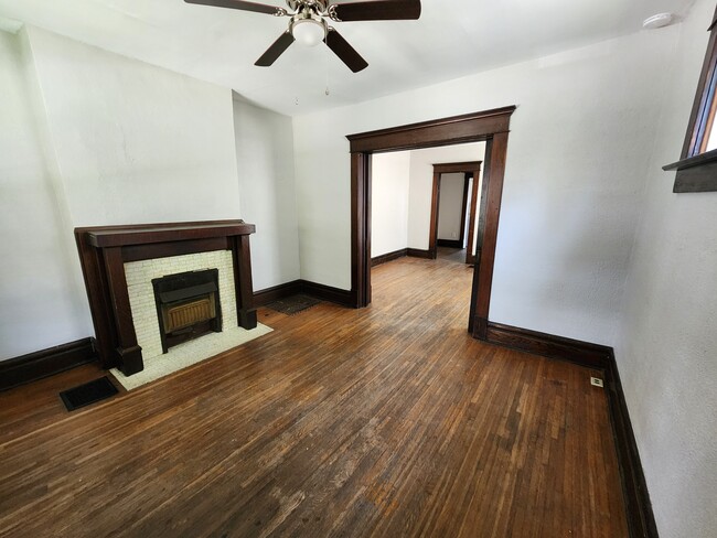 Photo - 477 Wyandotte Ave Unidad 475