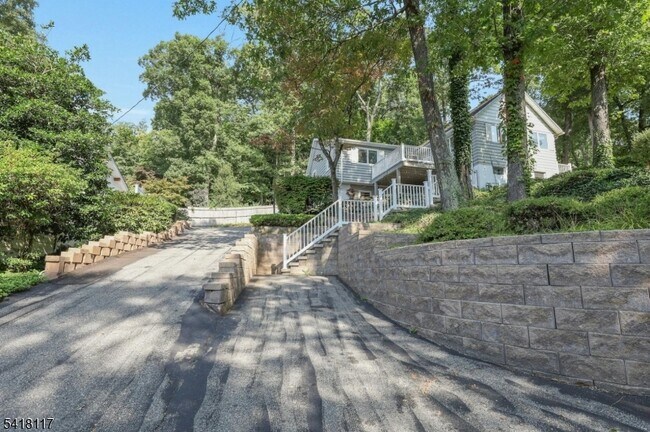 Photo - 336 Lakeview Ave