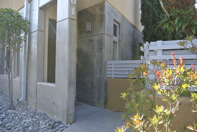 Photo - 3 Story town home with rooftop deck in Oce...